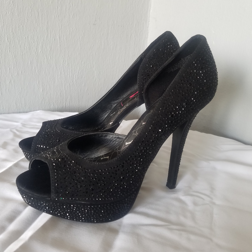 Betseyville black peep-toe platform heels